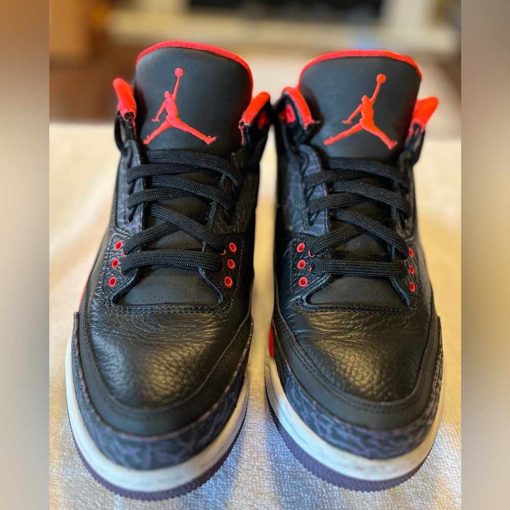 Jordan 3 “Crimson”. Size 8